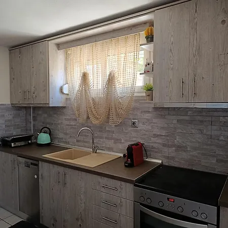 Chrysa Mare Apartman *